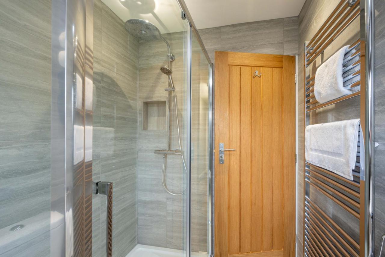 The Oaklands - Luxury Spacious 6-Bed, Near Solihull, Birmingham City, Jlr, Nec, Airport, Resorts World, Hs2 Eksteriør bilde