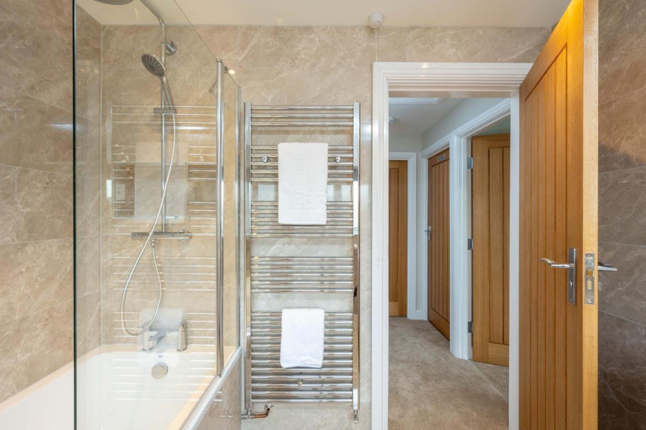 The Oaklands - Luxury Spacious 6-Bed, Near Solihull, Birmingham City, Jlr, Nec, Airport, Resorts World, Hs2 Eksteriør bilde