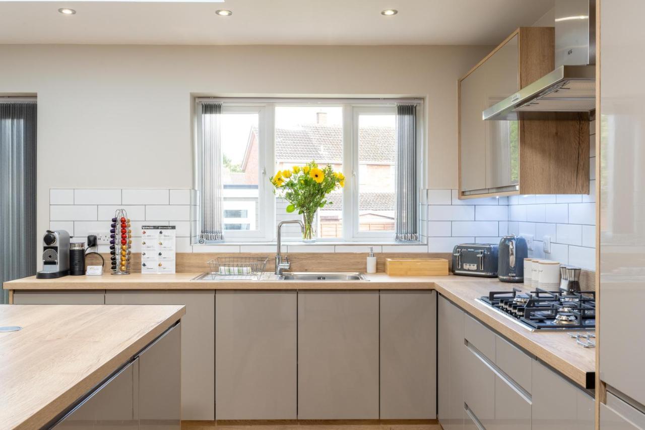 The Oaklands - Luxury Spacious 6-Bed, Near Solihull, Birmingham City, Jlr, Nec, Airport, Resorts World, Hs2 Eksteriør bilde