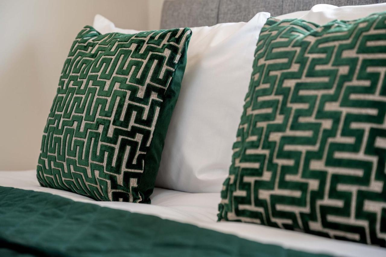 The Oaklands - Luxury Spacious 6-Bed, Near Solihull, Birmingham City, Jlr, Nec, Airport, Resorts World, Hs2 Eksteriør bilde